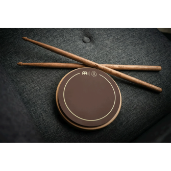 Meinl Waxed 5B American Hickory kapulat ja rumpupadi.