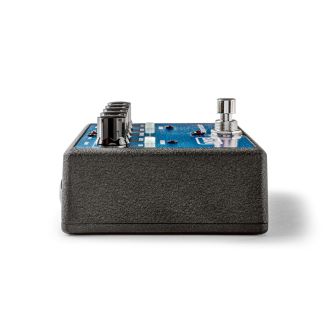 MXR Flanger Doubler -kitarapedaali vasemmalta.