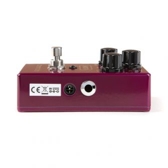 MXR Tremolo M305 oikealta.