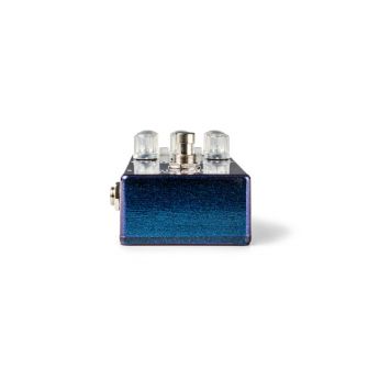 MXR Poly Blue Octave -kitarapedaali takaa.