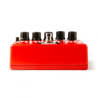 MXR Tom Morello Power 50 Overdrive edestä.