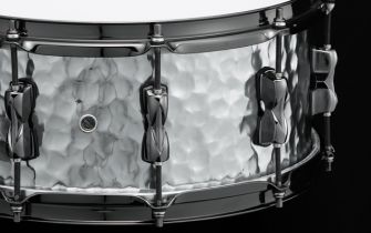 Tama S.L.P. Expressive Hammered Steel virvelin Black Nickel hardware.