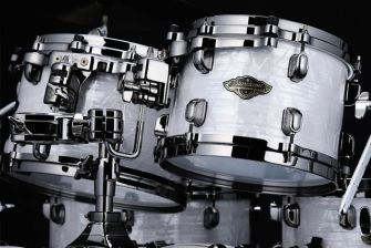 Tama Starclassic Walnut/Birch WBR42TBNS-WPL black nicklet hardware.