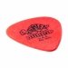 Dunlop Tortex Standard 0.50mm -plektra kulmasta kuvattuna.